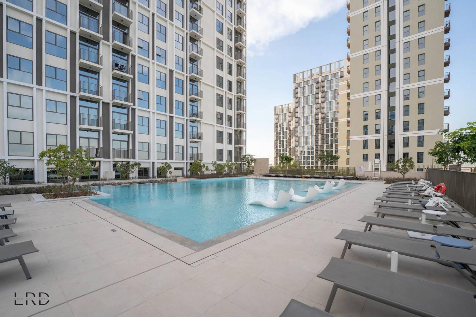 New Cozy 1br Hills Dubai