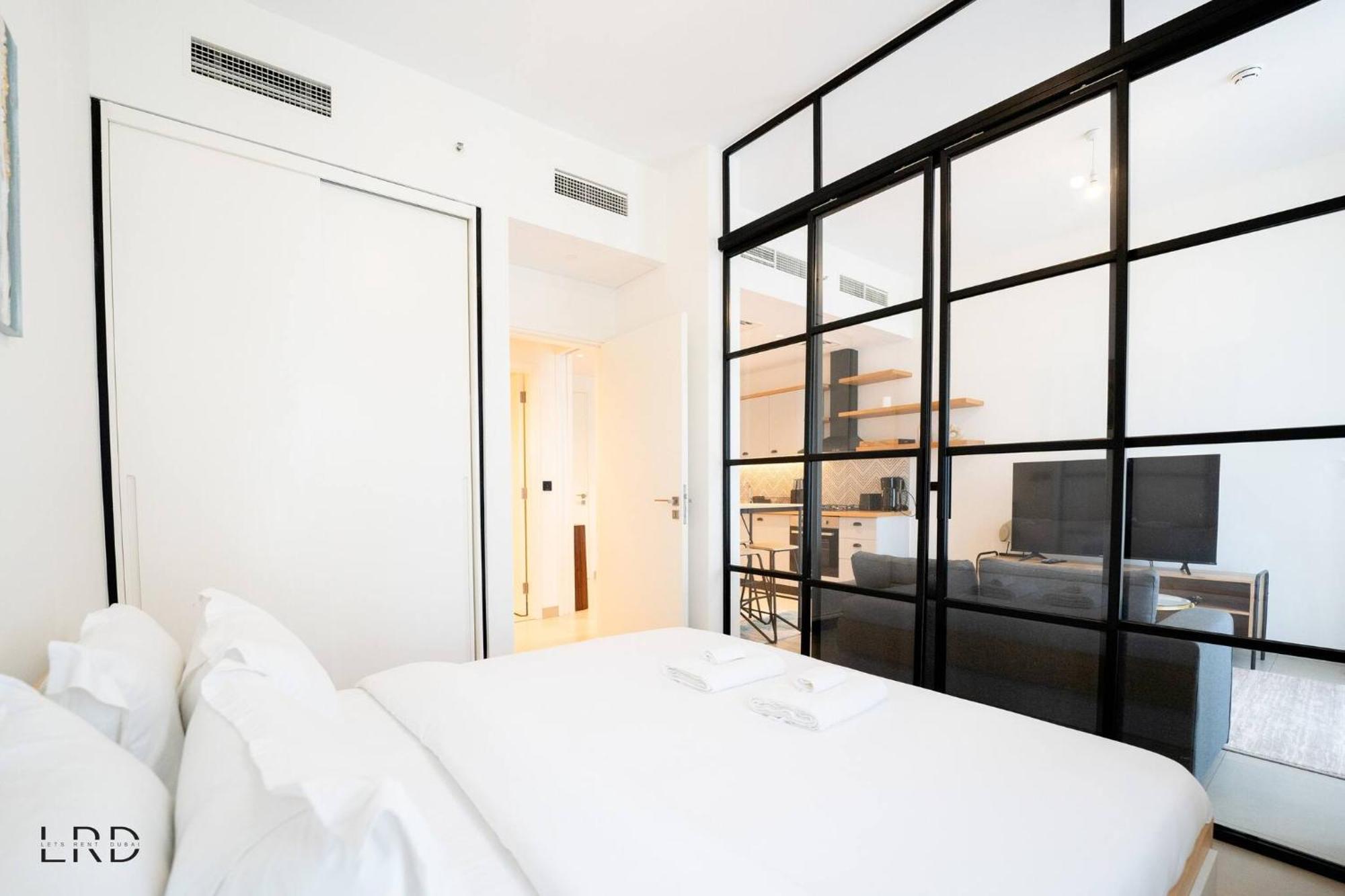 Apartment New Cozy 1br Hills Dubai
